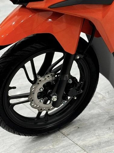 Bán xe 2bánh nhập Indo honda vario 150 màu cam đen - có hỗ trợ trả góp