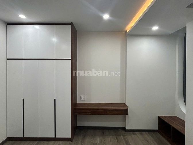 Bán nhà phố 1 trệt 3 lầu đường võ văn hát 5 tỷ 1