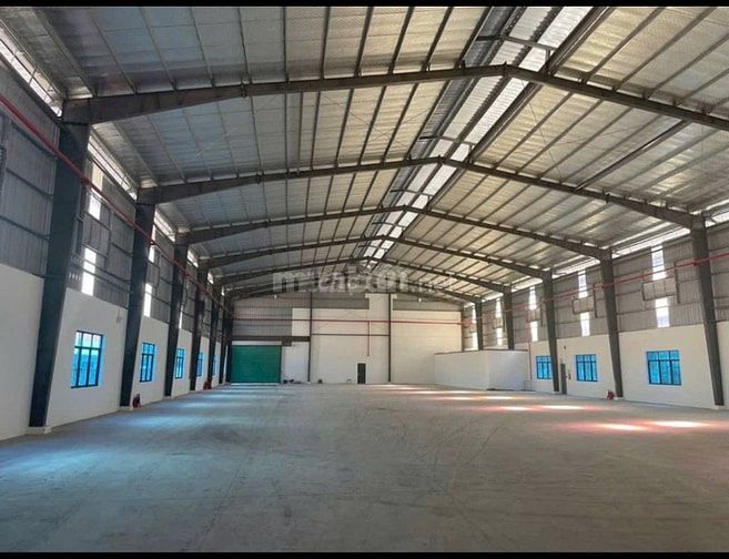 Cho thuê nhà xường 3000 m2 trong KCN Tân đức , Đức hòa ,Long An. 