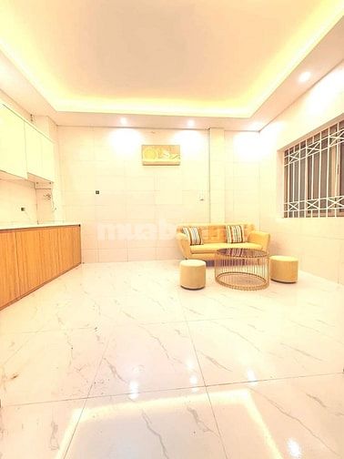 Bán nhà đẹp ở ngay Hào Nam, dt 36m2 4 tầng, 5 tỷ