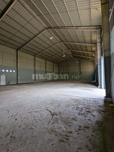 Kho xưởng 650m2 Bình Tân gần 4 xã trống giao ngay