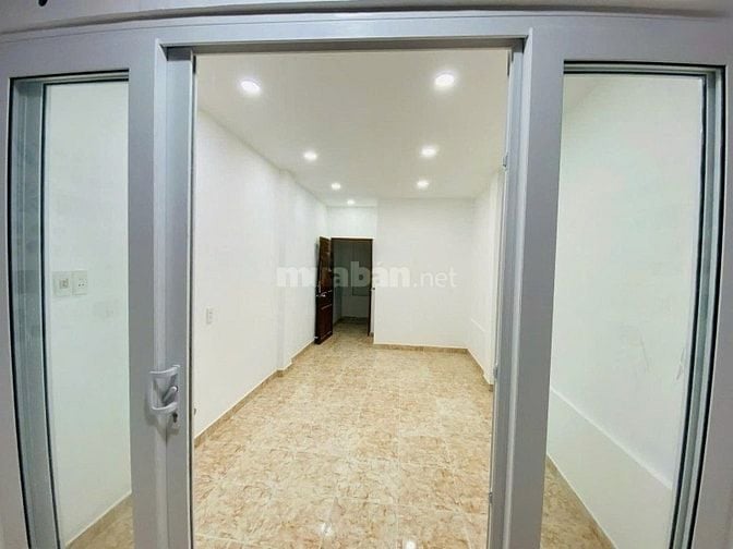 Cho thuê nhà hẻm 5m Nguyễn Thiện Thuật P.2 Quận 3 giá 13 triệu - 21m2 