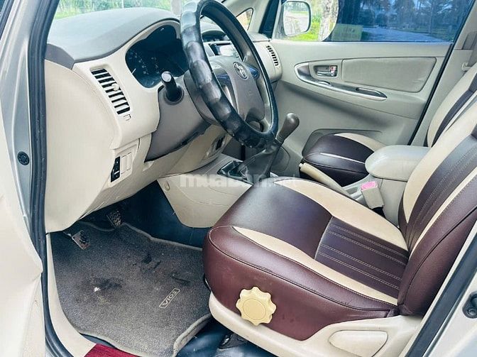 Toyota Innova 2014 MT bản E máy xăng