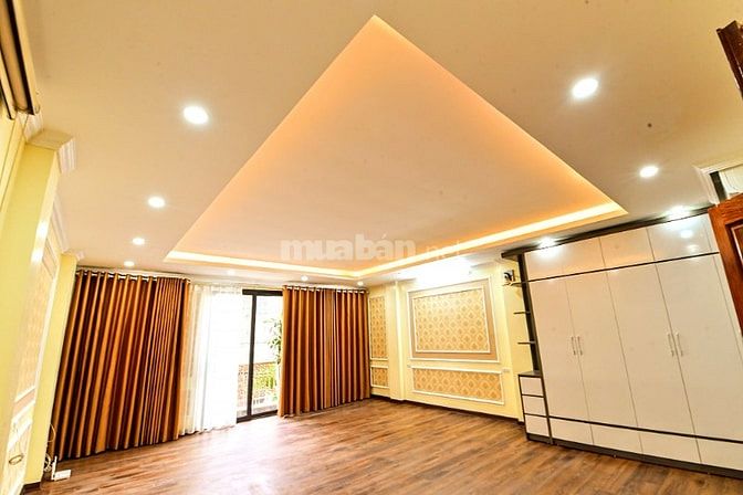 Bán nhà Văn Quán có thang máy gara ô tô, mới đẹp,  50m2 chỉ 11 tỷ.