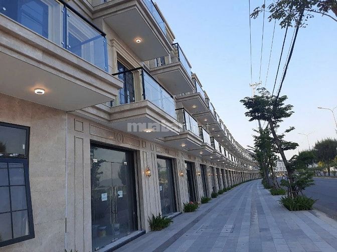 Cần bán Shophouse Lakeside đường 15m . gần Mê Linh , Chung cư Ori 