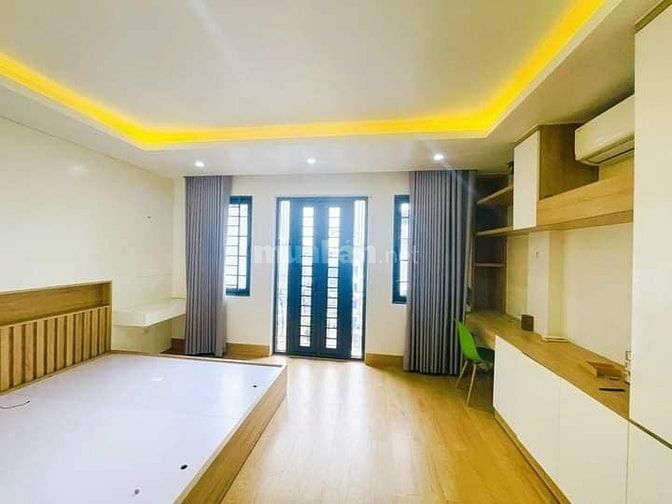 Bán nhà Phố Lợi có gara ô tô mới đẹp, sổ đỏ 45m2 chỉ 8,5 tỷ.