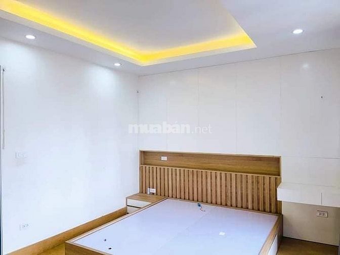 Bán nhà Phố Lợi có gara ô tô mới đẹp, sổ đỏ 45m2 chỉ 8,5 tỷ.