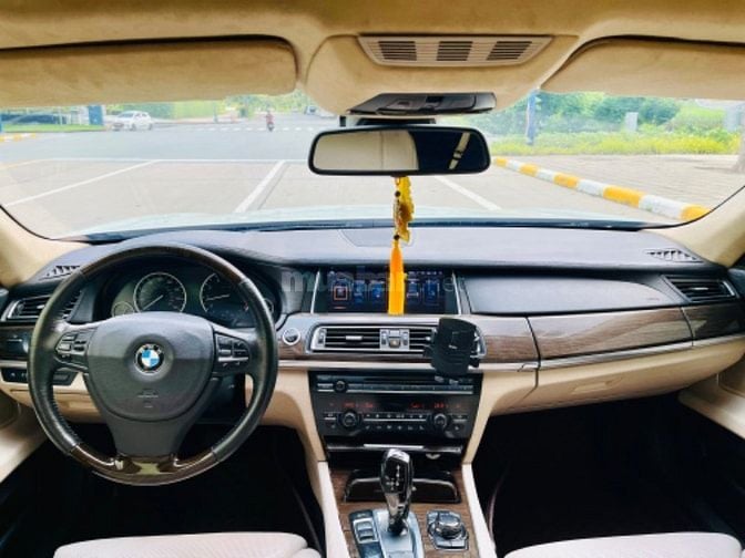 Cần bán BMW 750Li xe đẹp chủ đi kỉ