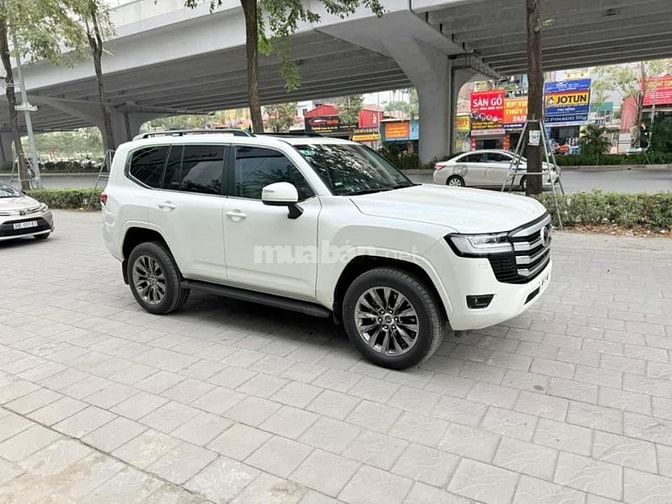 Bán Toyota Land Cruiser LC300, model 2022, tên công ty, biển Hà Nội.