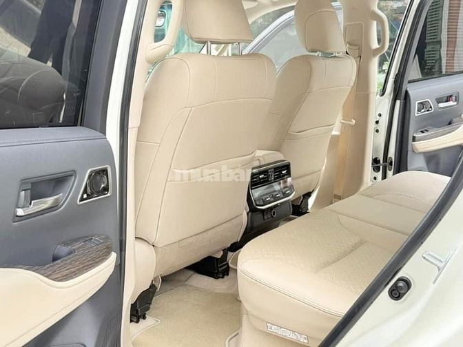 Bán Toyota Land Cruiser LC300, model 2022, tên công ty, biển Hà Nội.