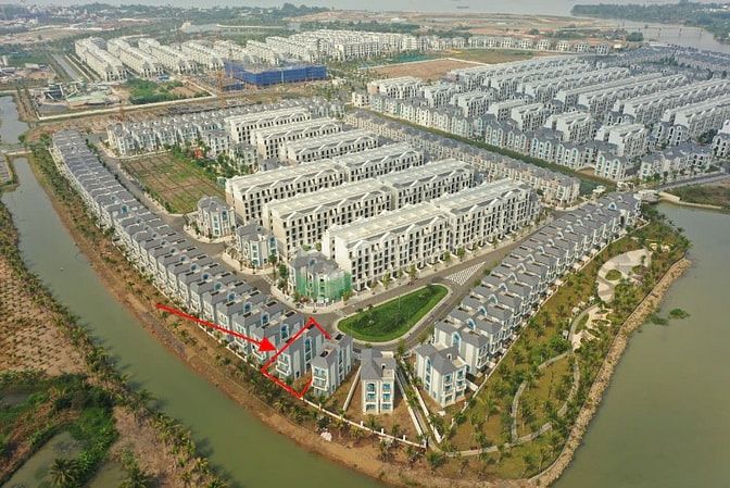 Bán Biệt Thự  Đơn Lập Sông  giá 40 tỷ , đất nở hậu, Vinhomes Grand Par