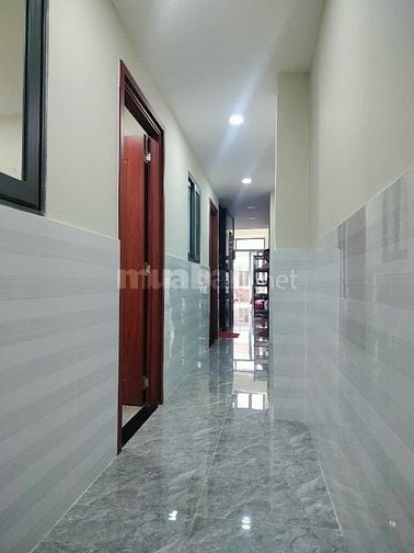 Bán gấp nhà 6x18m, xe hơi đậu cửa Q.10, sau Vạn Hạnh mall, 16.x tỷ tl