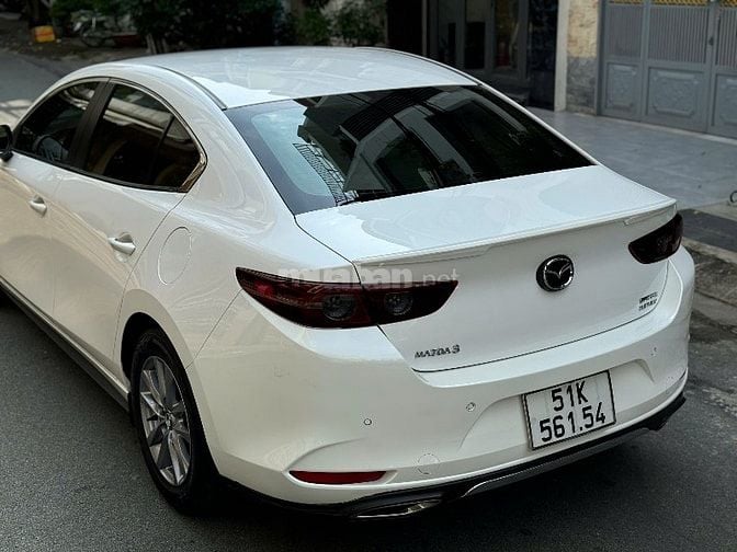 Mazda 3 1.5 Luxury Vin 2022 Đk T1/2023 màu trắng xe cực đẹp 