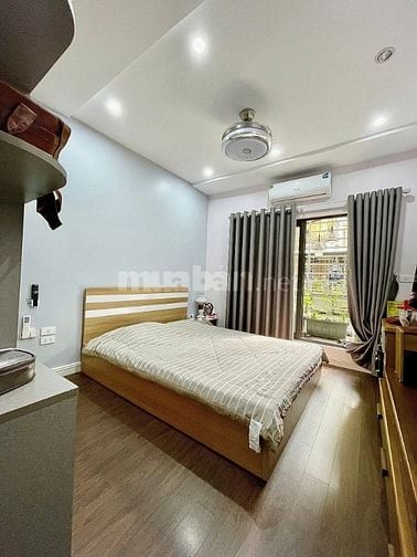 BÁN CĂN HỘ TẬP THỂ PHỐ VĨNH PHÚC BA ĐÌNH 100M2 3 NGỦ 