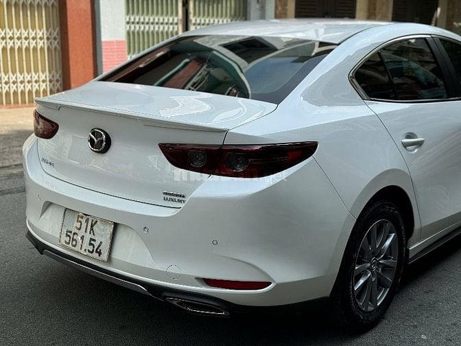 Mazda 3 1.5 Luxury Vin 2022 Đk T1/2023 màu trắng xe cực đẹp 