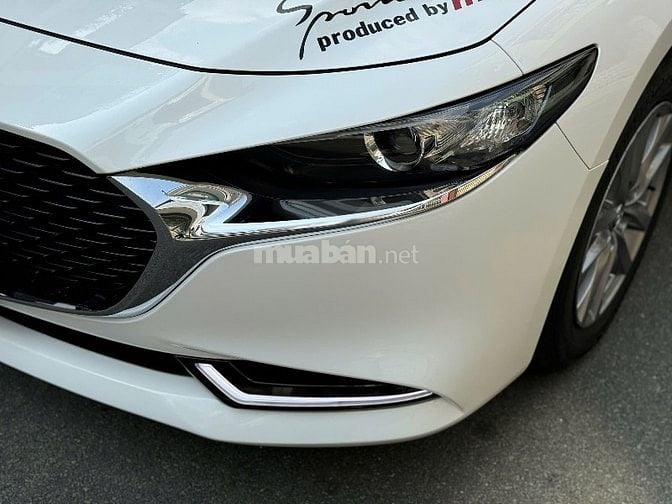 Mazda 3 1.5 Luxury Vin 2022 Đk T1/2023 màu trắng xe cực đẹp 