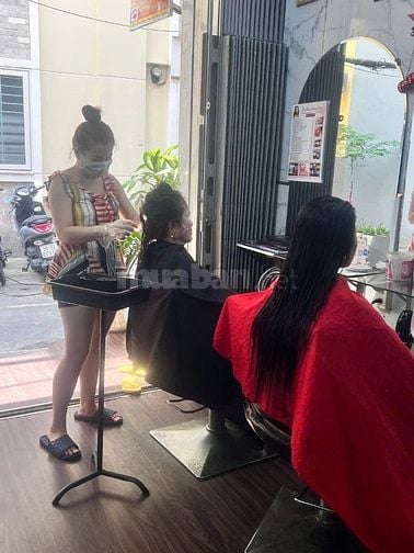 Tuyển thợ phụ gội đầu massage thư giãn, làm móng, phụ tóc nữ tại Q.10