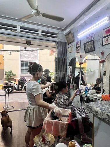 Tuyển thợ phụ gội đầu massage thư giãn, làm móng, phụ tóc nữ tại Q.10