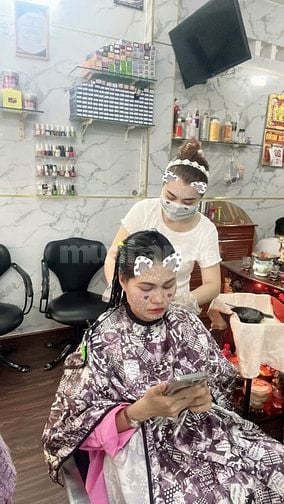 Tuyển thợ phụ gội đầu massage thư giãn, làm móng, phụ tóc nữ tại Q.10