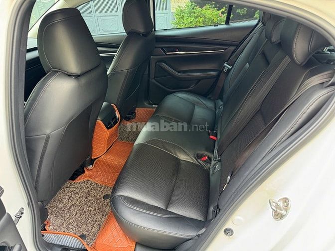 Bán xe Mazda 3 1.5 Luxury Vin 2022, màu trắng camay, xe đẹp như mới