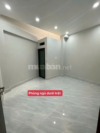 Chủ gởi bán gấp  nhà Trần Bình Trọng phường 1 Quận 5