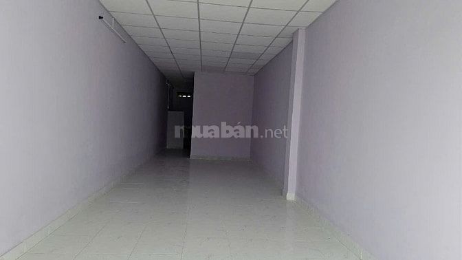 Bán nhà cách ngã 3 Mỹ Hạnh 3km, giáp Hóc Môn, gần cầu lớn 