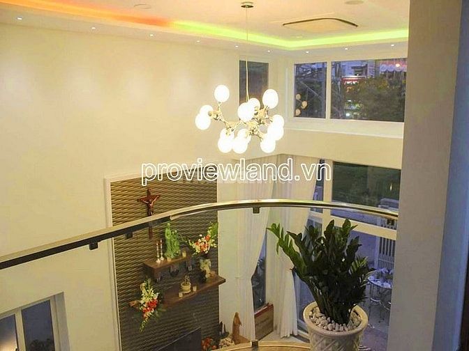 Bán biệt thự Phú Mỹ Hưng Quận 7, 194m2 đất, ngang 20m, 3 tầng, 4PN