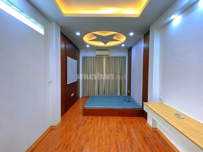 Bán nhà Phố Kim Mã, nhà quá đẹp, 36m2, 5 tầng, 3 ngủ ngõ nông giá 6 tỷ