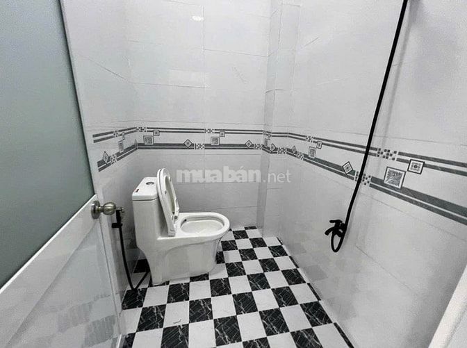 Bán gấp căn nhà 100m2 sau chợ Bà Điểm, Hóc Môn. Giá 850 triệu,SHR