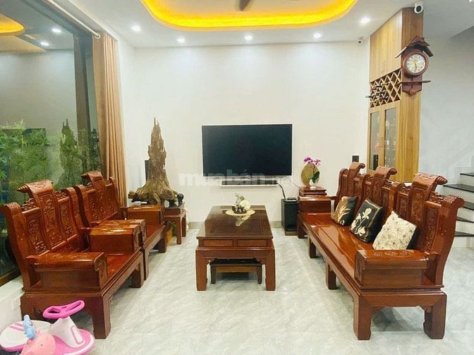 Chuyển công tác bán 80m2 nhà 3,5 tầng ngõ 201/2 Phúc Lợi - Để lại toàn