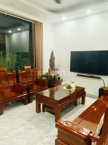 Chuyển công tác bán 80m2 nhà 3,5 tầng ngõ 201/2 Phúc Lợi - Để lại toàn