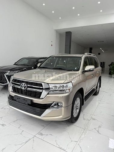 Bán Toyota Land Cruiser 4.6 V8 2016, màu vàng cát cực đẹp.