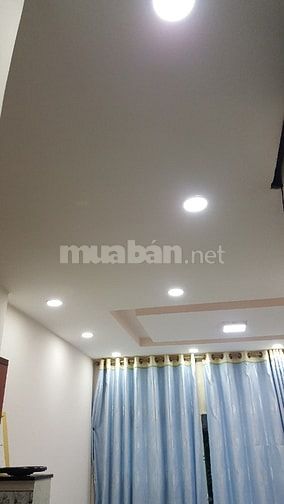 Bán 2 căn nhà giá rẻ 2t65 và 2t8 . Địa chỉ 33/6 và 33/8 phùng chí kiên