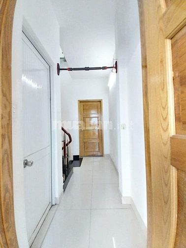 Bán nhà 3 lầu 118m2 ở Đường số 385, Hiệp Phú, Quận 9. Giá 2tỷ980 , SHR