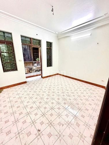 Cho thuê nguyên căn nhà 4 tầng, DT 50m2 phố Hoàng Văn Thái, Thanh Xuân