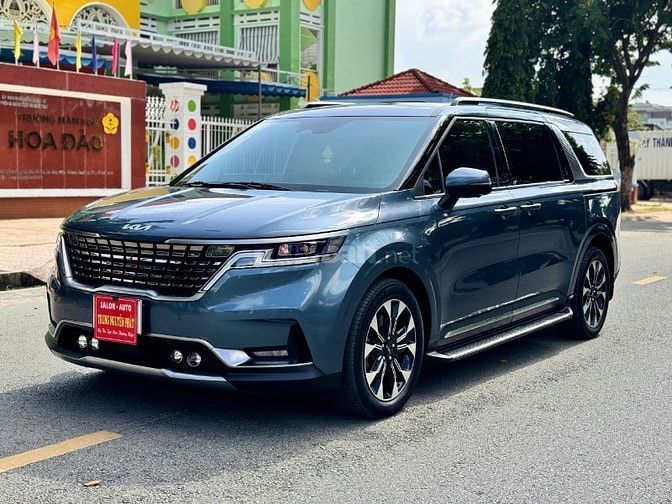 Kia Carnival 2021 2.2D Signature siêu mới