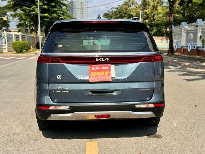 Kia Carnival 2021 2.2D Signature siêu mới