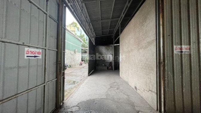 Cho thuê kho xưởng 700m2 đường xe container, vị trí đẹp