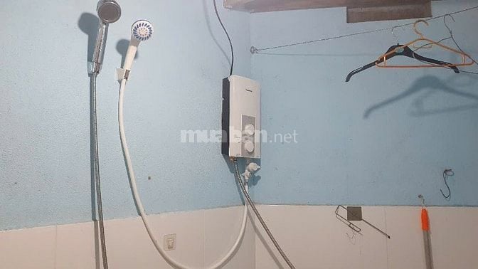 Nhà cấp 4 thoáng mát, không ngập lụt, wifi miễn phí, có bình nóng lạnh