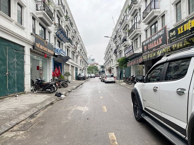 Shophouse Sông Hồng 84m2, nhà thô 5 tầng, đường 12m, ngay sau lưng mặt