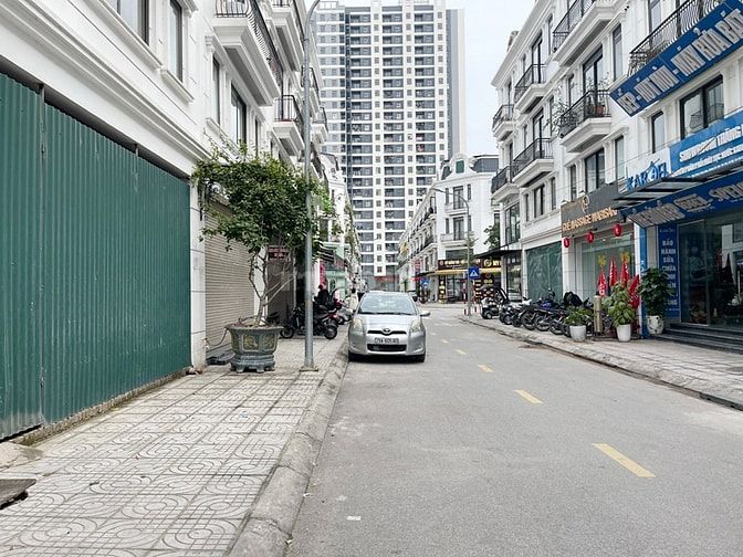 Shophouse Sông Hồng 84m2, nhà thô 5 tầng, đường 12m, ngay sau lưng mặt