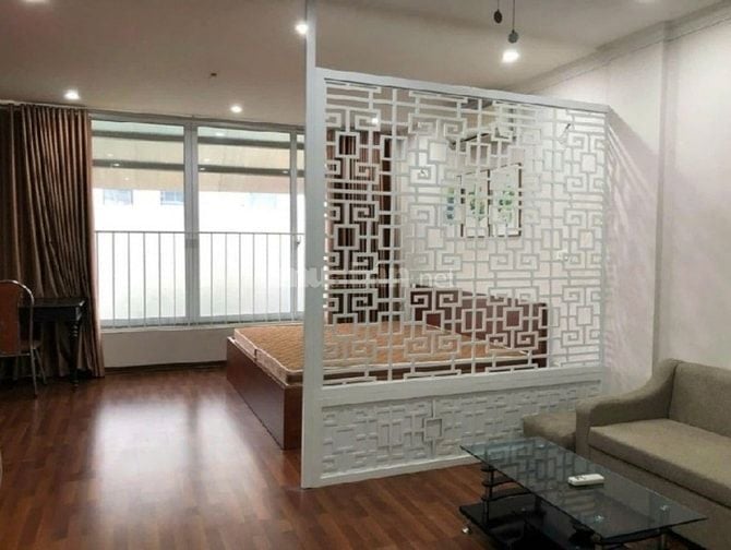 Hiếm nhà bán phố Nguyễn Du DT 50 m2 mặt tiền đẹp vỉa hè rộng, gần hồ