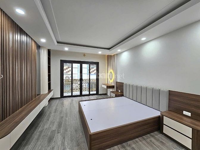 VIP nhà đẹp ngõ Thịnh Liệt, giá 12.9 tỷ, 43m2x7T, thang máy, ẢNH THẬT 