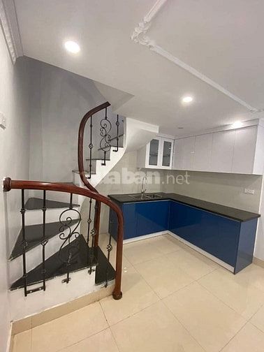 GẤP bán nhà ngõ 250 Tân Mai, HM giá 6.5 tỷ, 36m2x5T, ở luôn 