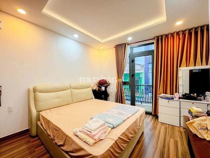 Cần bán căn Nguyên Hồng 48m2 hẻm 6m sổ hồng riêng giá 2tỷ290