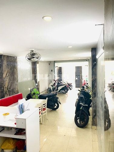 Văn phòng 60m2 giờ tư do giá thuê 9,5trieu mặt tiền Nguyễn Trọng Tuyển