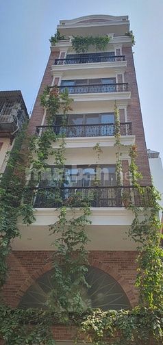 Nhà đẹp mặt phố Lò Đúc, DT 120 m2, mặt tiền rộng, dòng tiền khỏe