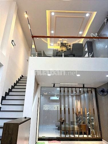 Nhà xây mới, gần Vincom Plaza, hẻm xe hơi thông - cách MT 30m