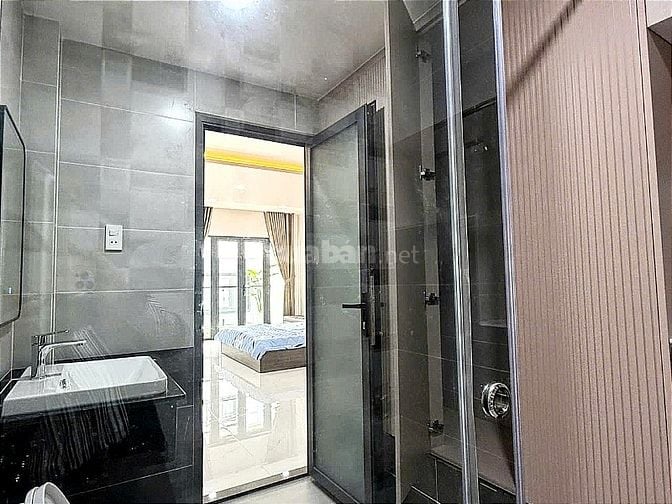 Nhà xây mới, gần Vincom Plaza, hẻm xe hơi thông - cách MT 30m