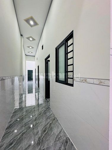 Nhà Cấp 4 100m2 sau trường Tân Túc giá bán 780triệu 